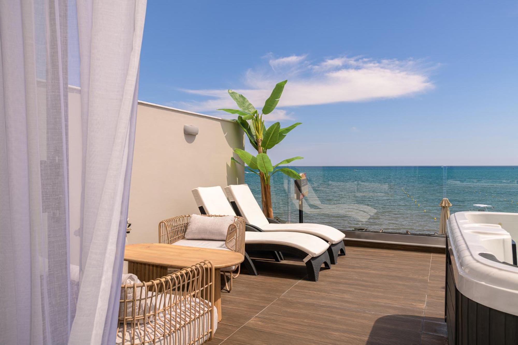 Апартаменты Pearl Luxury Living Лаганас Экстерьер фото